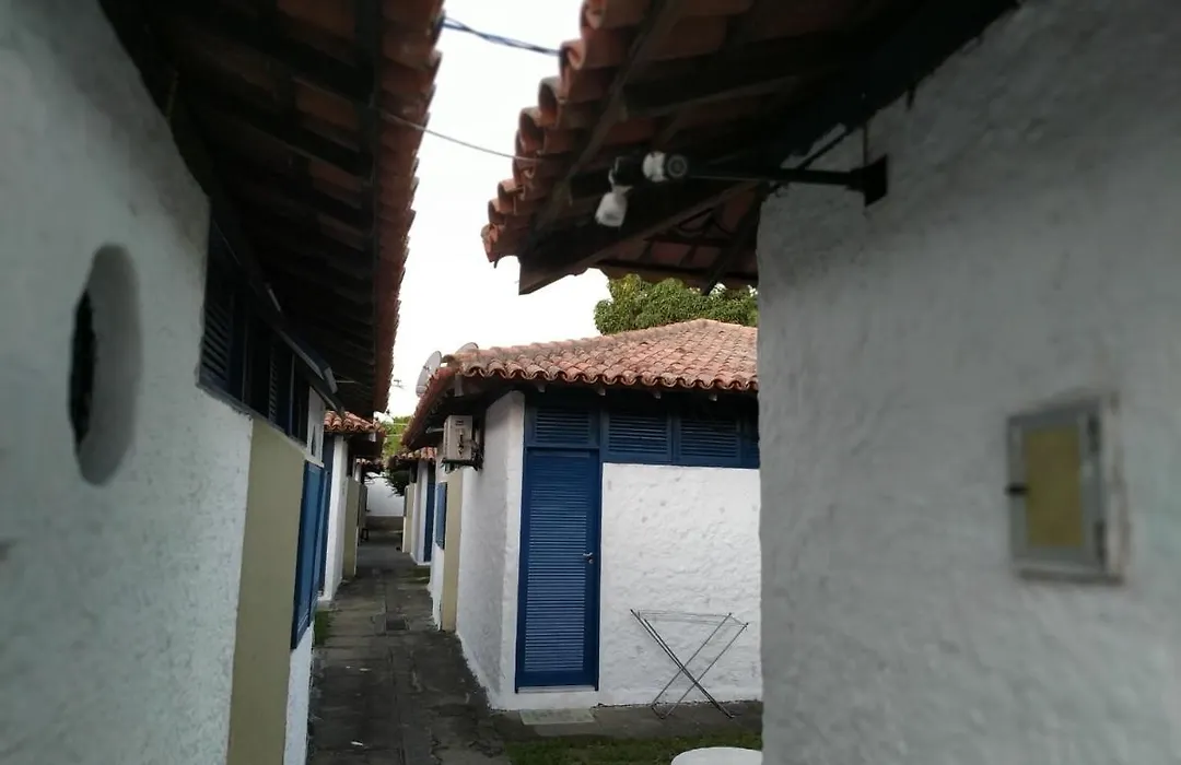 Aluguel de Flats condomínio Bangalô em Cabo Frio - BLOCO 15 APT 103-1